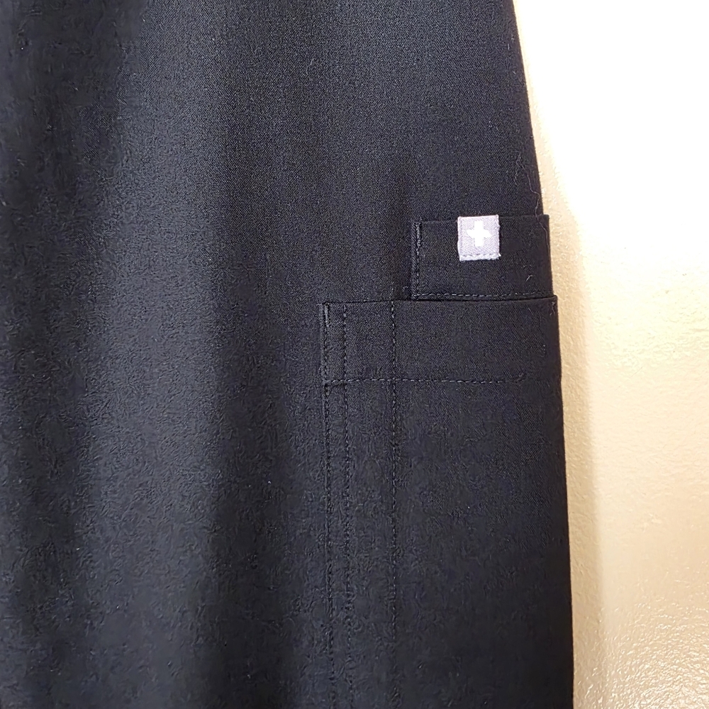FIGS Yola High Waisted Skinny Tapered Leg Scrub Pants M Black  Tailored Nursing - Picture 5 of 16